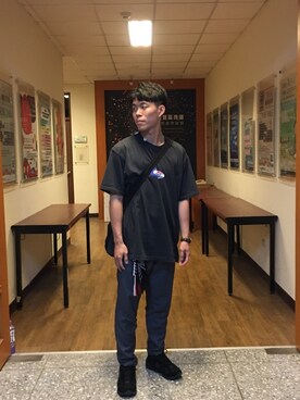 「灰色系穿搭」｜hongさん（メンズ・175cm）の春コーディネート