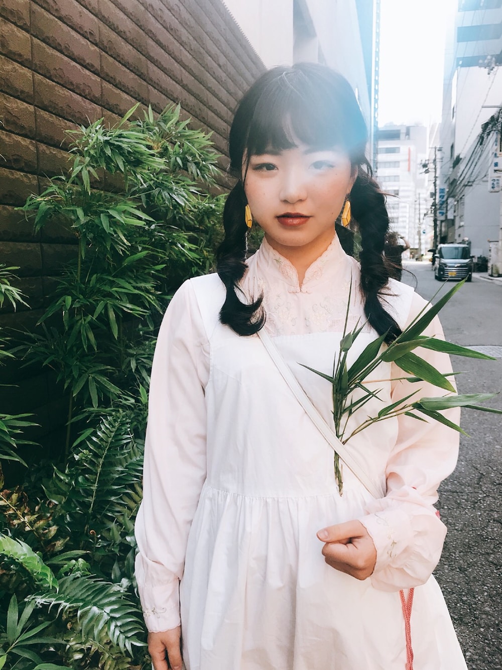 「チャイナシャツ、chasochimi、チャイナ、year、Lily Brown、古着」｜「古着のアイテム（シャツ/ブラウス、ピンク系）」を使った、だにえるさん（レディース・150cm）の春コーディネートの1枚目の写真