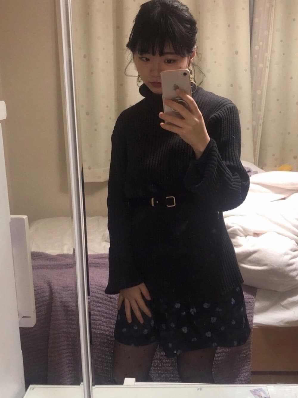 「AKIKOAOKI、黒タートルネック、ウエストマーク、黒コーデ、ミニスカート、ドットタイツ、初売りセールで買いました2019、lamp harajuku」｜「GAPのアイテム（ニット/セーター、ブラック系）」を使った、だにえるさん（レディース・150cm）の冬コーディネートの1枚目の写真