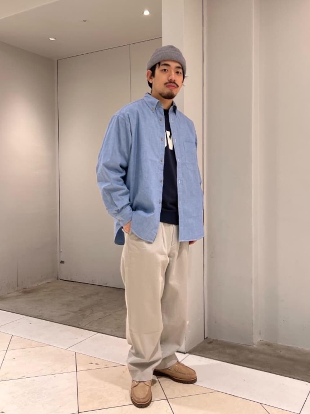 「トレンド、ストリート、シューズ、シャツ/ブラウス、RECOMMEND  ITEM STYLING、EXCLUTIVE ITEM STYLE、WIDE SILHOUETTE STYLE、ベーシック/トラッド、ぱんつ」｜「RACALの＜Racal（ラカル）＞ ROLL KNIT CAP/ニットキャップ（ニットキャップ/ビーニー、その他）」を使った、冨田　剛史さん（メンズ・165cm）の冬コーディネートの1枚目の写真