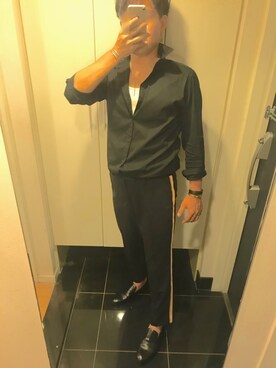 「DOUCAＬ'Ｓ（ドゥーカルス）のアイテム（ローファー）」を使った、オカザキジョーさん（メンズ・174cm）の秋コーディネート
