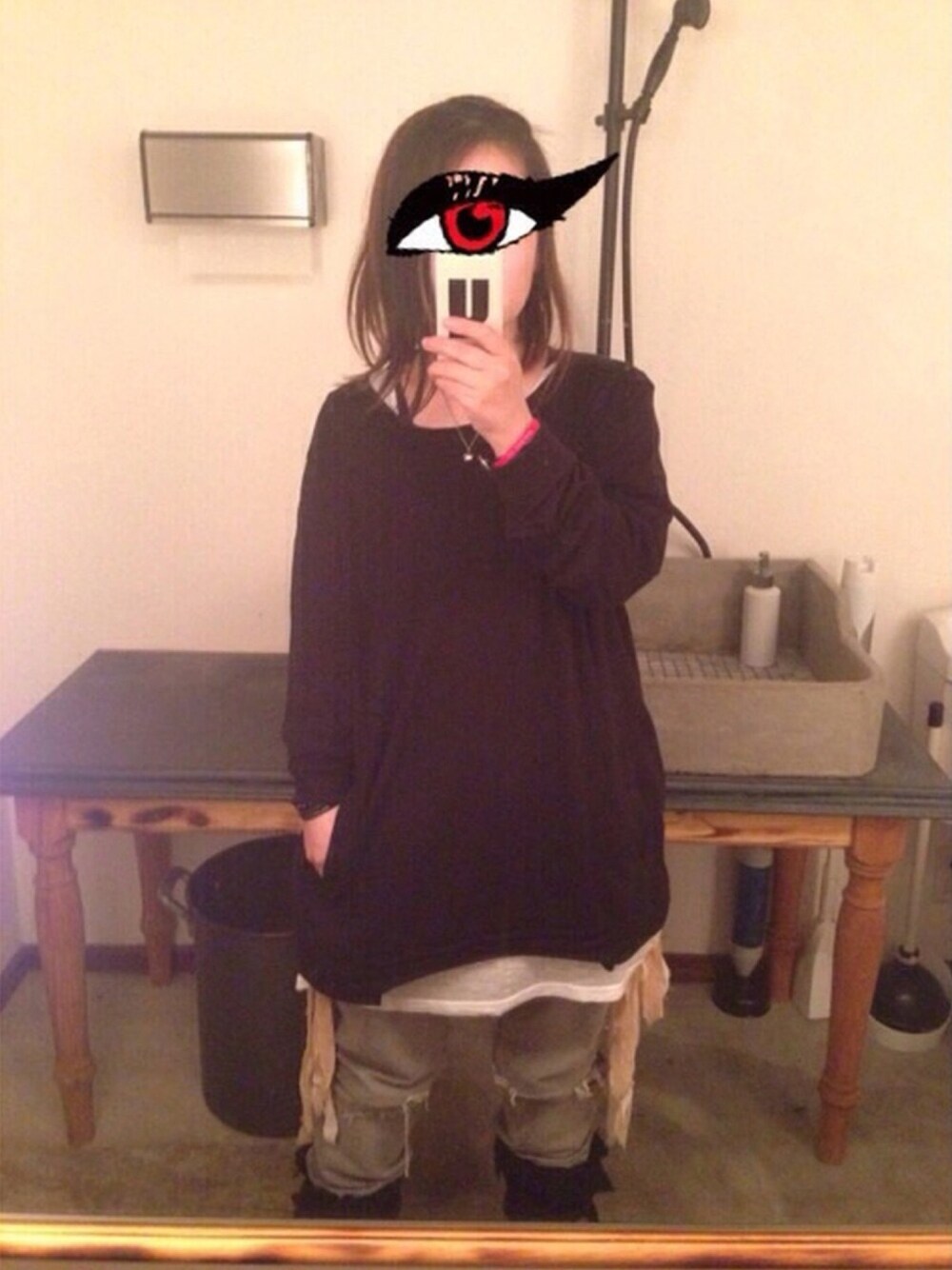 「UndercoverismのニットハギカスタムロングCS（Tシャツ/カットソー、ブラック系）」を使った、kohinaさん（レディース・149cm）の冬コーディネートの1枚目の写真