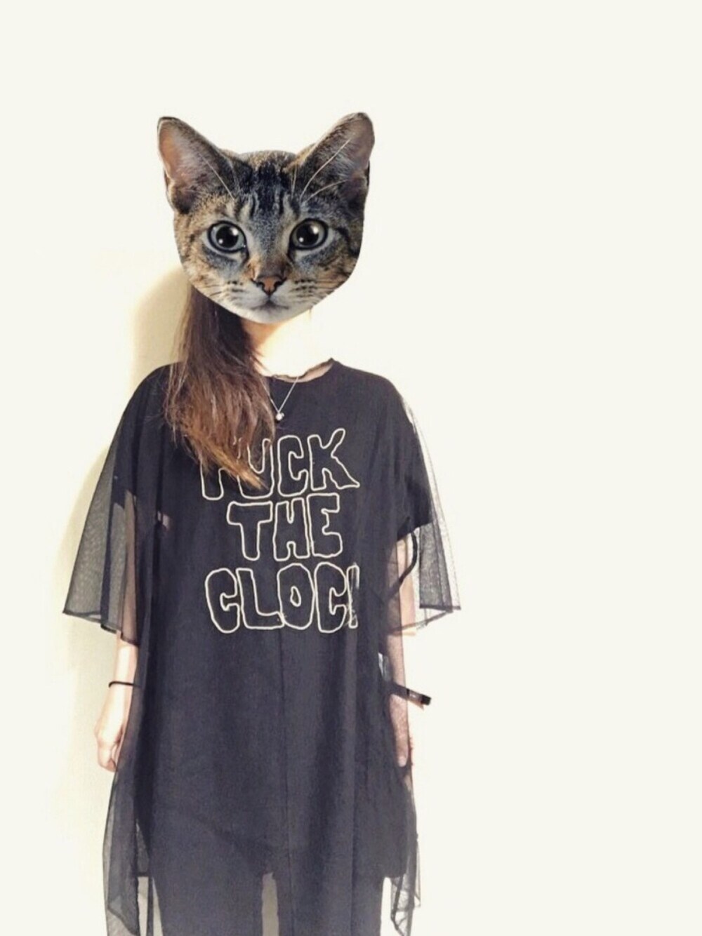 「UNDERCOVERのアイテム（Tシャツ/カットソー、ブラック系）」を使った、kohinaさん（レディース・149cm）の秋コーディネートの1枚目の写真