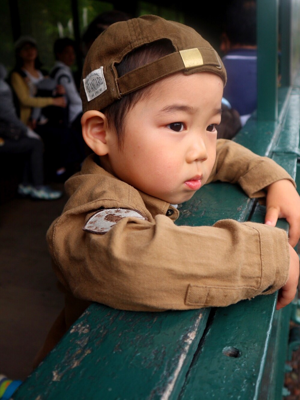 「秋のブラウンスタイル、3歳、キッズファッション、シンプルコーデ、秋のコーデ、おとこのこ、kids、おしゃれさんと繋がりたい」｜「ZARA KIDSのアイテム（シャツ/ブラウス、ブラウン系）」を使った、asahi_sunさん（キッズ・90cm）の秋コーディネートの1枚目の写真