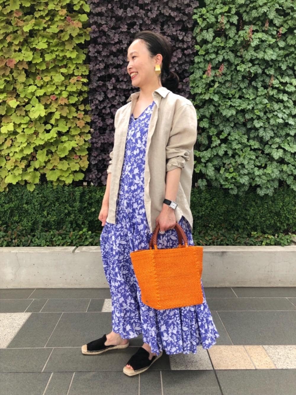 「UNITED ARROWSのUBCB リネン レギュラーカラー シャツ 20SS†（シャツ/ブラウス、ベージュ系）」を使った、SAYAKAさん（レディース・152cm）の夏コーディネートの1枚目の写真