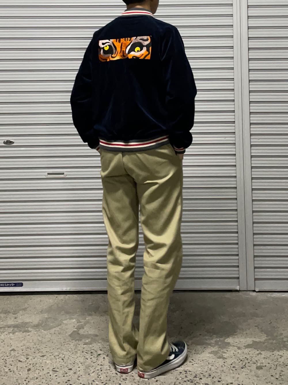 「ストリート、セミワイドパンツ、jhonundercover、休日コーデ、ストリートモード、ストリートカジュアル」｜「JohnUNDERCOVERのアイテム（ミリタリージャケット、ブラック系）」を使った、青🌊🌊さん（メンズ・173cm）の冬コーディネートの1枚目の写真