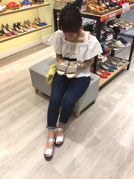 「アイテム（クラッチバッグ、イエロー系）」を使った、miyazakiさん（レディース・163cm）の夏コーディネート