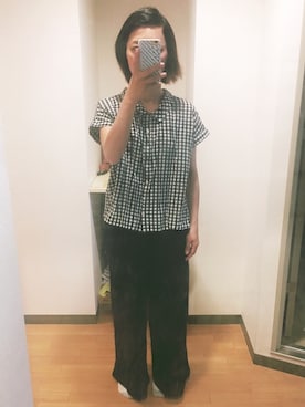 「高橋愛」｜「アイテム（チノパンツ）」を使った、yocco*さん（レディース・156cm）の春コーディネート