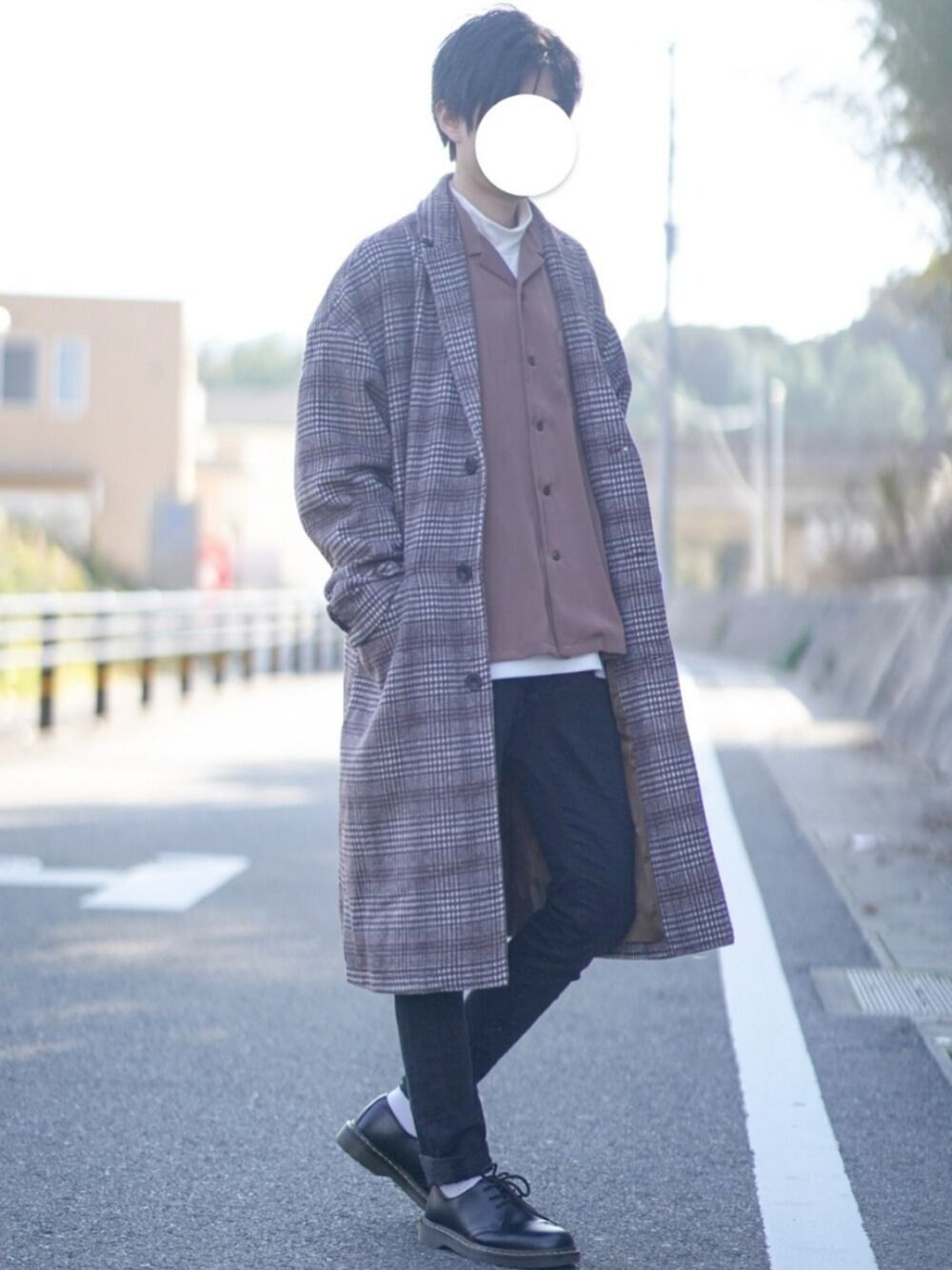 「お洒落さんとつながりたい、黒スキニー、コート、チェスターコート、オープンカラーシャツ、ブラウンコーデ、冬コーデ、チェック、レイヤードスタイル、キレイめ」｜「neosの【neos -addictive design-】オーバーシルエット 先染め シャギー チェック ガンクラブ チェスターコート（チェスターコート、ブラウン系）」を使った、たかやさん（メンズ・172cm）の冬コーディネートの1枚目の写真