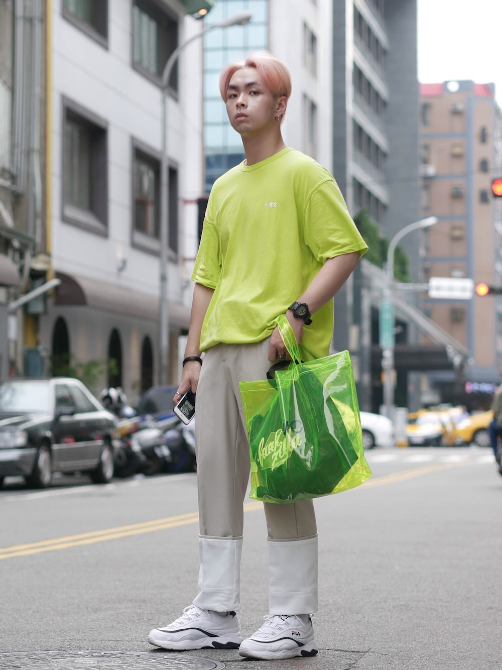 「シンプル、おしゃれさんと繋がりたい、休日スタイル、Taiwan、Taichung」｜「Funkzilla Lifeのアイテム（Tシャツ/カットソー、グリーン系）」を使った、Talos. fzさん（メンズ・176cm）の夏コーディネートの1枚目の写真