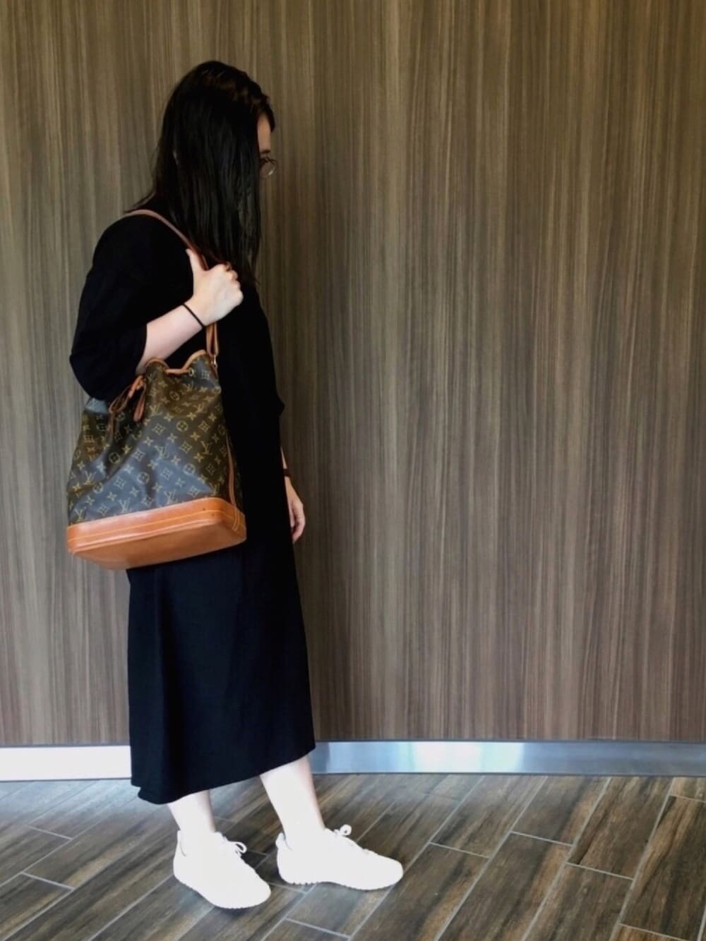 molce｜LOUIS VUITTONのショルダーバッグを使ったコーディネート