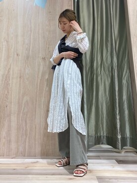 「たすき掛け」｜「アイテム（シャツワンピース）」を使った、hanaさん（レディース・156cm）の春コーディネート