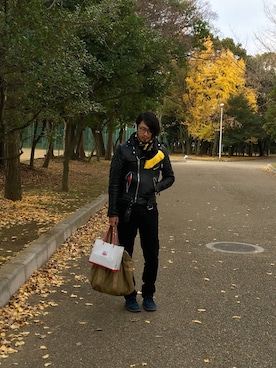 「大阪」｜「アイテム（ライダースジャケット）」を使った、ヒラヤマ(Team Double)さん（メンズ・173cm）の冬コーディネート
