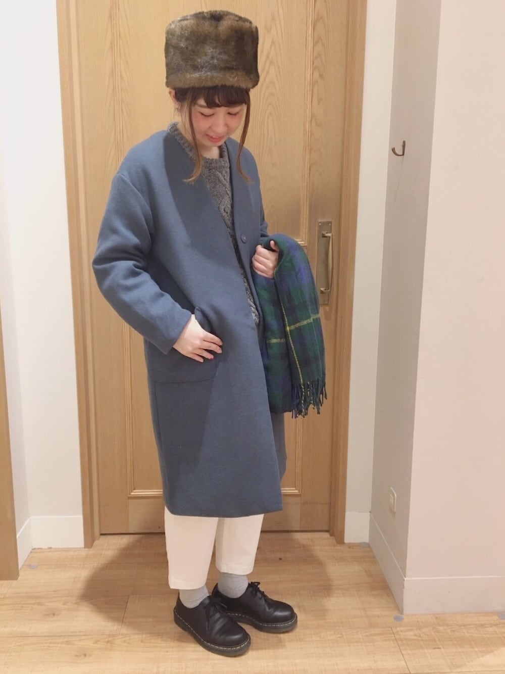 「studio clip、大人コーデ、ノーカラーコート、テーパードパンツ、ニット、はまじコラボ、ストール、チェック」｜さ く ら さん（レディース・163cm）の秋コーディネートの1枚目の写真
