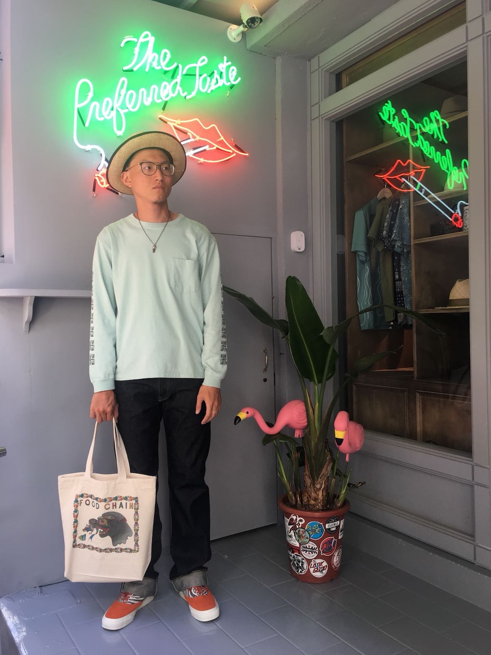 「VINTAGE、RADIALL、tattoo、Japan、Softmachine、台灣、outfitoftheday、thehwdogandco、AMEKAJI、howsootd」｜「OUTSTANDINGのOutstanding Co. Lot 1101 Selvedge Denim 中直統霜絮單寧褲（デニムパンツ、ブルー系）」を使った、Howsootdさん（メンズ・177cm）の夏コーディネートの1枚目の写真