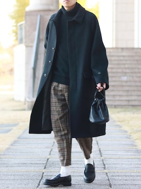 「SLICK（スリック）のアイテム（ステンカラーコート）」を使った、howellさん（メンズ・175cm）の冬コーディネート