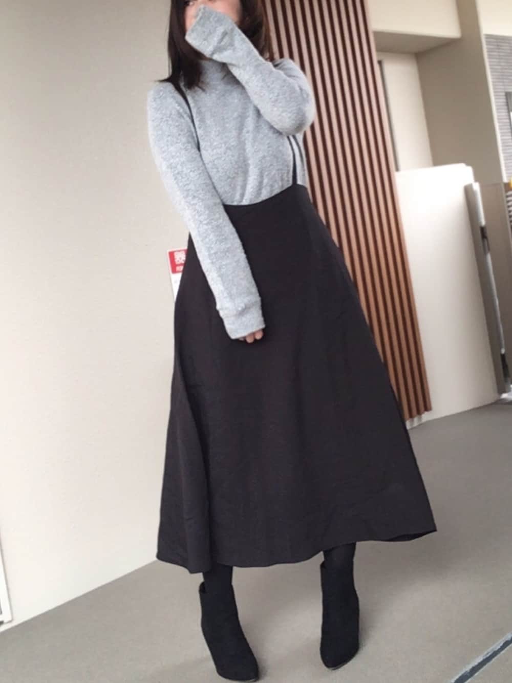 「秋冬、大人カジュアル、オトナ女子、ニット、冬コーデ、タートルネック、ワンピース」｜「GUのアイテム（ニット/セーター、グレー系）」を使った、ゆあ。さん（レディース・158cm）の冬コーディネートの1枚目の写真