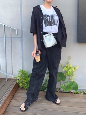 Erika Yamamoto is wearing AURALEE "オープンカラーシャツ MEN"