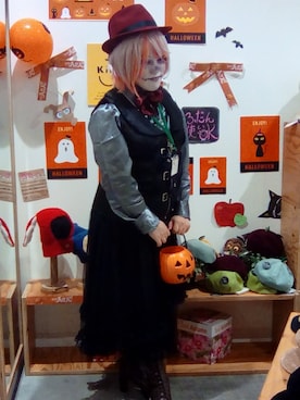 「halloween」｜「アイテム（帽子）」を使った、14+ イオンモール多摩平の森店 スタッフさん（レディース・150cm）の秋コーディネート