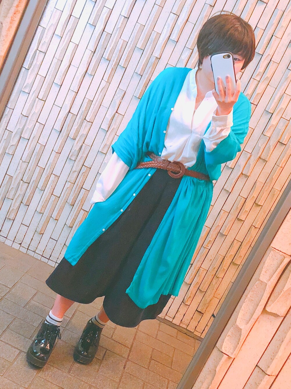 「低身長、ショートヘア、ボーイッシュ、ロングカーディガン、襟なしシャツ、ガウチョパンツ、マニッシュシューズ、プチプラコーデ、古着」｜「GUの（GU）イージードレープポンチガウチョパンツ（パンツ、ブルー系）」を使った、Araya  Aoi.さん（レディース・142cm）の夏コーディネートの1枚目の写真