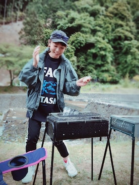 「BBQ」｜「アイテム（ナイロンジャケット）」を使った、Nagisa さん（レディース・166cm）の春コーディネート