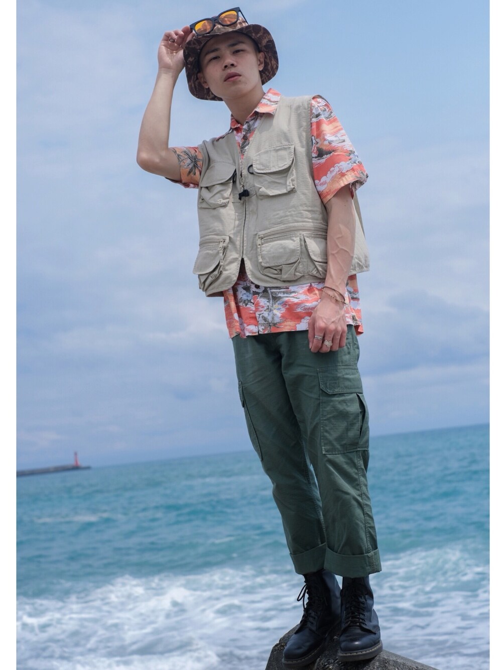 「curio__shop、LL.Bean、春、vintage、VINTAGE、daily look、lookbook、ビッグシルエット、古着、今日のコーデ」｜「L.L.Beanのアイテム（ベスト、ベージュ系）」を使った、Neo-新一さん（メンズ・170cm）の春コーディネートの1枚目の写真