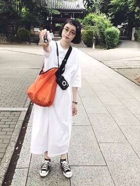 Kanoco is wearing JOURNAL STANDARD LUXE "クラシック天竺 スタンダードKINGクルーワンピース_#"