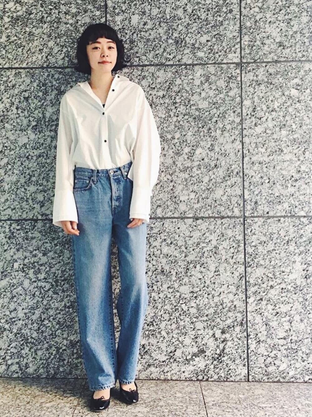 「カジュアルコーデ、シンプルコーデ、大人カジュアル、オトナ女子、Adam et Rope'、アダムエロペ(ADAM ET ROPE')、made in HEAVEN、repetto、レペット、デニム」｜「made in HEAVENのFuture Classics オリジナルシャツ（シャツ/ブラウス、ホワイト系）」を使った、Kanocoさん（レディース・170cm）の夏コーディネートの1枚目の写真
