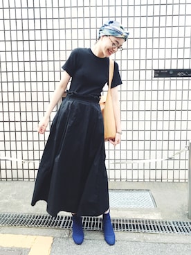 「全身黒」｜「アイテム（財布/小物）」を使った、Kanocoさん（レディース・170cm）の秋コーディネート