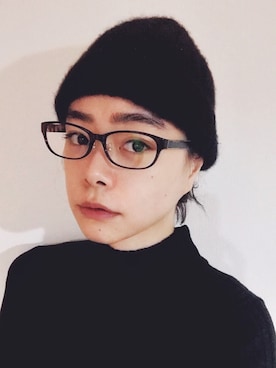 ニット セーターを使った 黒縁メガネ のレディース人気ファッションコーディネート ユーザー Wearista Wear