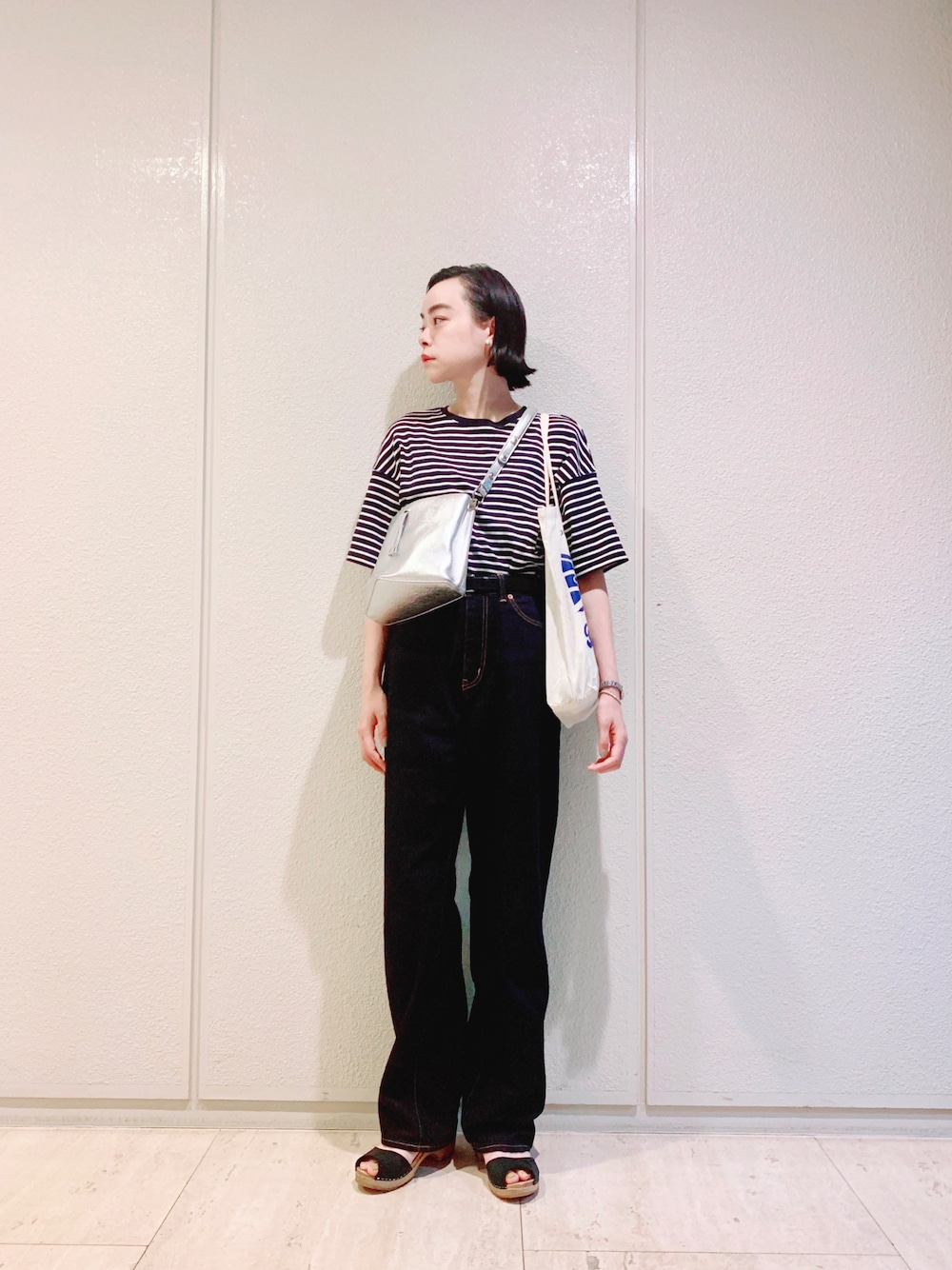 「オトナ女子、パンツスタイル、シンプル、高身長女子、ハイウエスト、ボーダー、ボーダートップス、デニム、Martin Margiela、SETTO」｜「SETTOのアイテム（Tシャツ/カットソー、ブルー系）」を使った、Kanocoさん（レディース・170cm）の夏コーディネートの1枚目の写真
