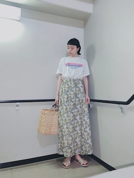 「Johnbull（ジョンブル）の花柄ギャザースカート（スカート）」を使った、Kanocoさん（レディース・170cm）の夏コーディネート