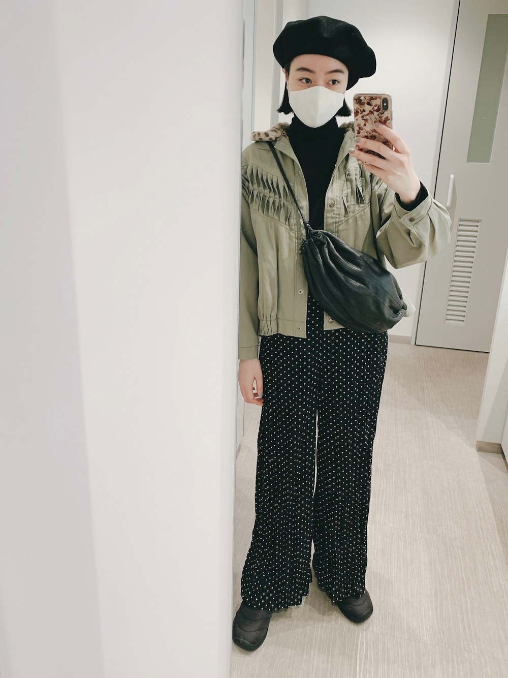 「オトナ女子、シンプル、ベレー帽、オトナカジュアル、ドット、SHAKA、水玉、タートルネック、黒、marimekko」｜「LAULHEREの【Pre Order】CAMPAN /カンパン　Kanoco×LAULHERE コラボレーションベレー（ハンチング/ベレー帽、ブラック系）」を使った、Kanocoさん（レディース・170cm）の秋コーディネートの1枚目の写真