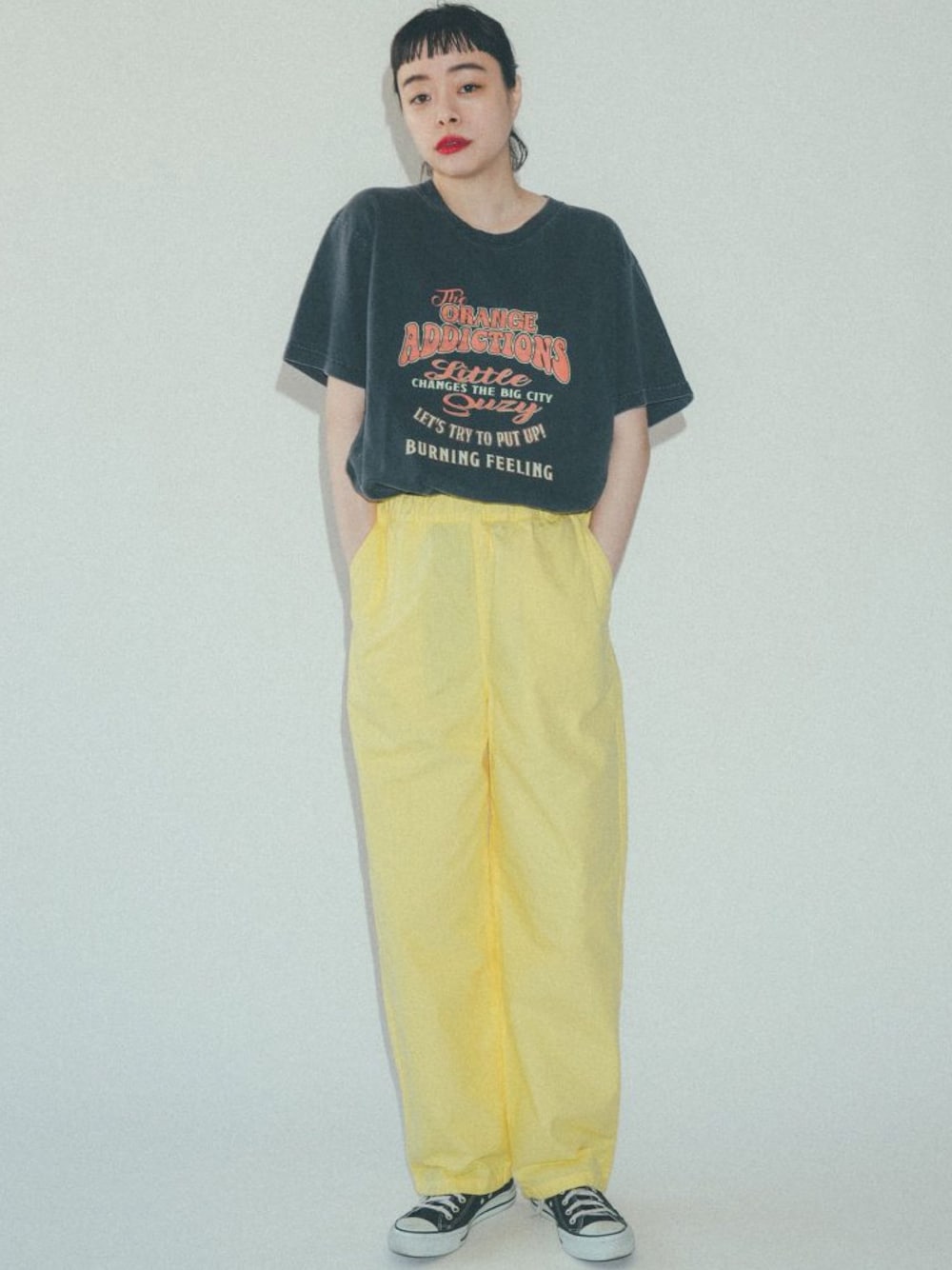 「シンプルコーデ、オトナカジュアル、夏コーデ、カラーパンツ、イージーパンツ、オトナ女子、Johnbull Private labo、ジョンブル、黄色、シンプル」｜「Johnbullの【Kanoco × JOHNBULL】コラボレーションカラーイージーパンツ（その他パンツ、イエロー系）」を使った、Kanocoさん（レディース・170cm）の春コーディネートの1枚目の写真