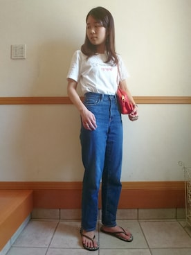 「UNIQLO（ユニクロ）のハイライズストレートジーンズ（丈標準70cm）（デニムパンツ）」を使った、kiさん（レディース・159cm）の夏コーディネート