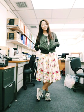 「working style」｜「アイテム（ミリタリージャケット）」を使った、Yukariveraさん（レディース・166cm）の春コーディネート
