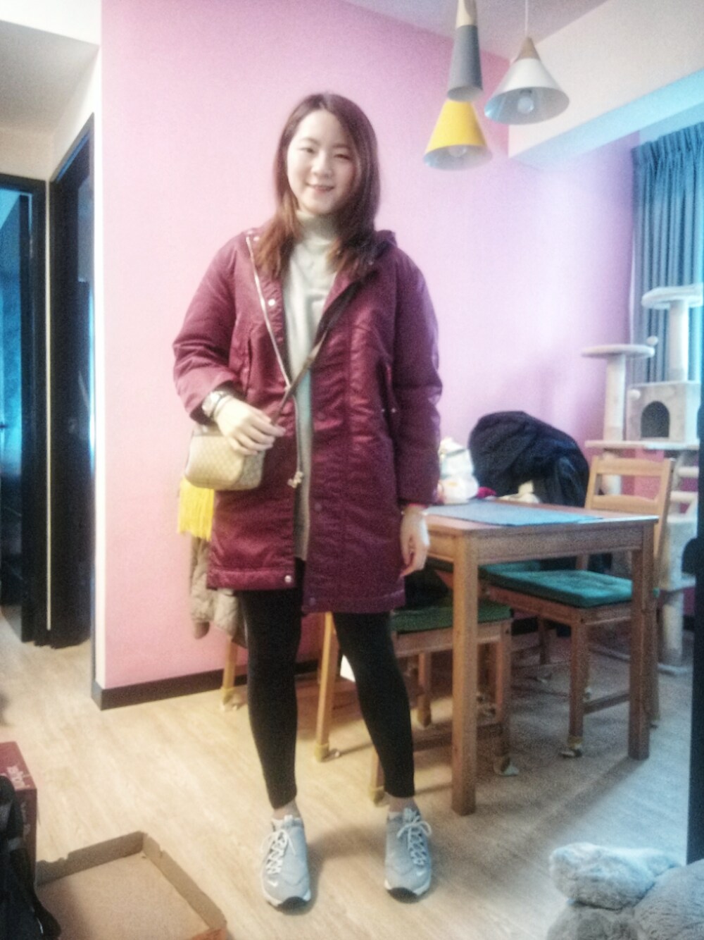 「Sunday、holiday、ootd、winered、冬、hkgirl、UNIQLO U、casual」｜「uniqlo Uのアイテム（ナイロンジャケット、レッド系）」を使った、Yukariveraさん（レディース・166cm）の冬コーディネートの1枚目の写真