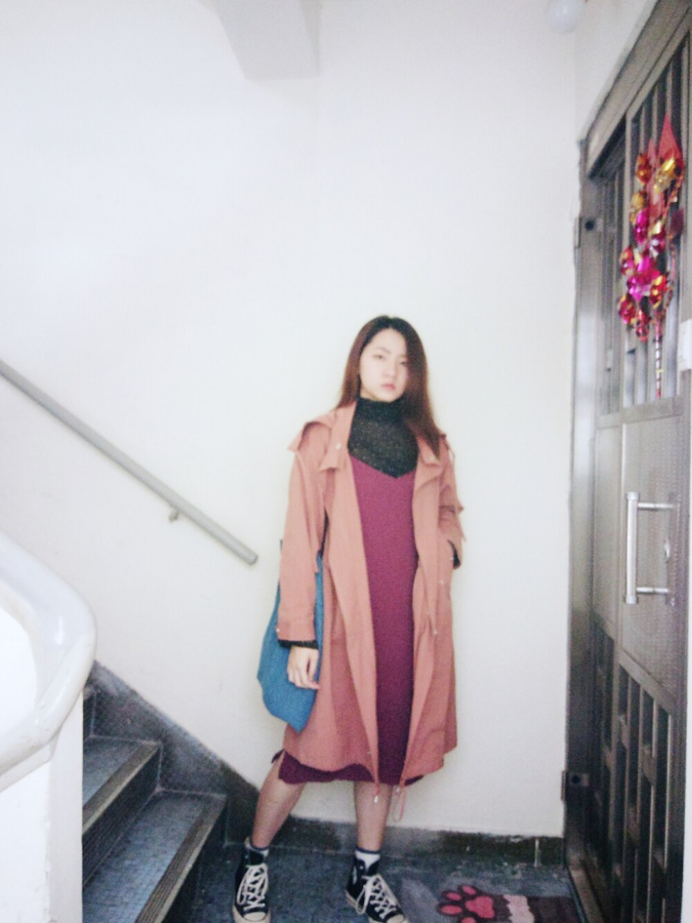 「ootd、red、暖色系、working style、hkgirl、March、春コーデ」｜「Yellow plusのアイテム（モッズコート、ブラウン系）」を使った、Yukariveraさん（レディース・166cm）の春コーディネートの1枚目の写真