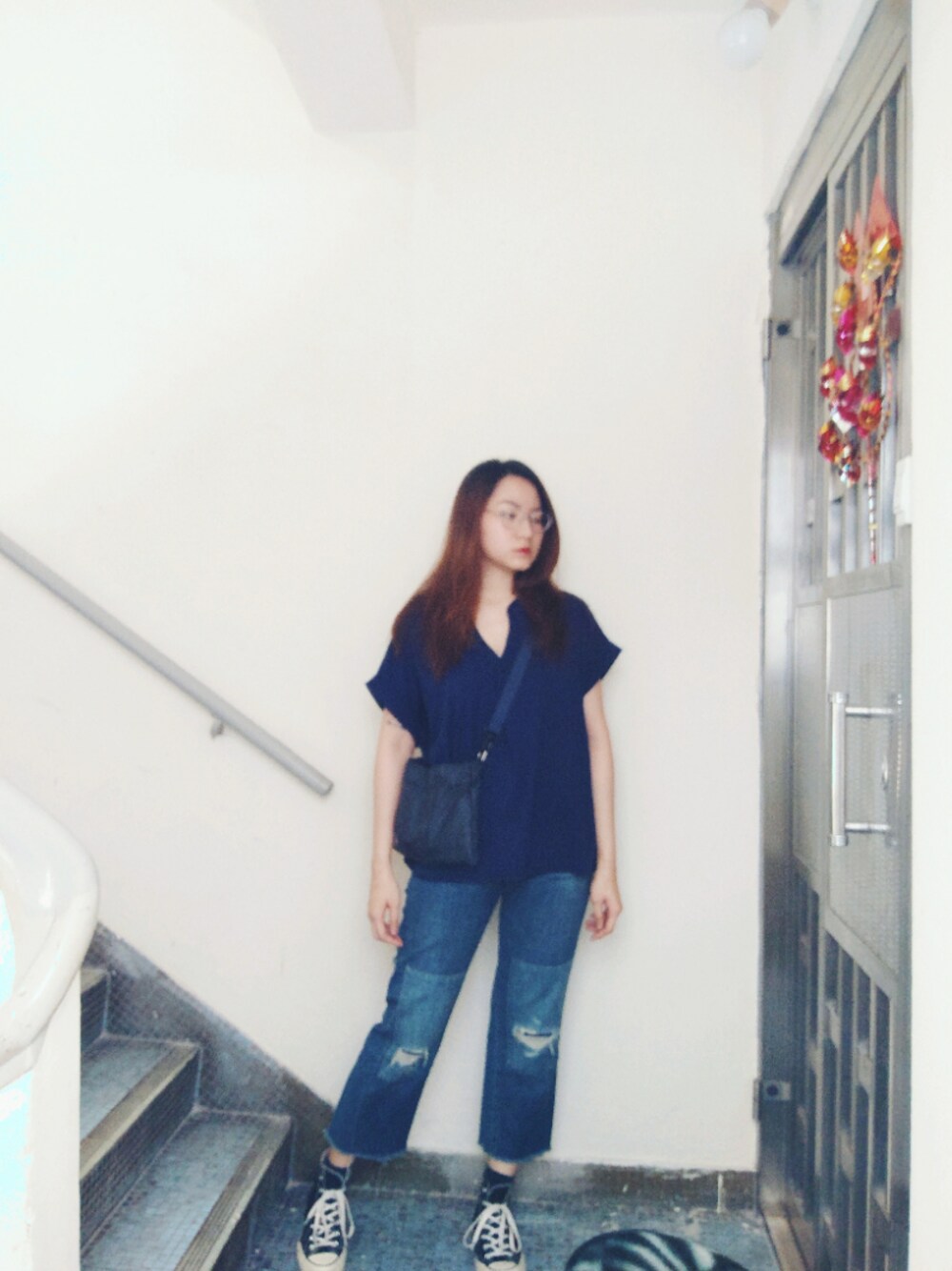 「Sunday、causal、blue、RELAX、CHILL、LOWRYS FARM、Levi's」｜「Levi'sのアイテム（デニムパンツ、ブルー系）」を使った、Yukariveraさん（レディース・166cm）の春コーディネートの1枚目の写真