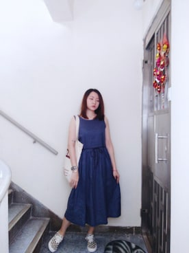 「blue」｜「アイテム（ジャンパースカート）」を使った、Yukariveraさん（レディース・166cm）の春コーディネート