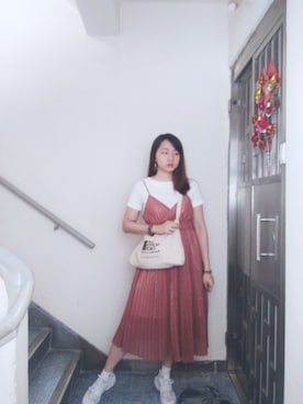 「snidel」｜「アイテム（ジャンパースカート）」を使った、Yukariveraさん（レディース・166cm）の秋コーディネート