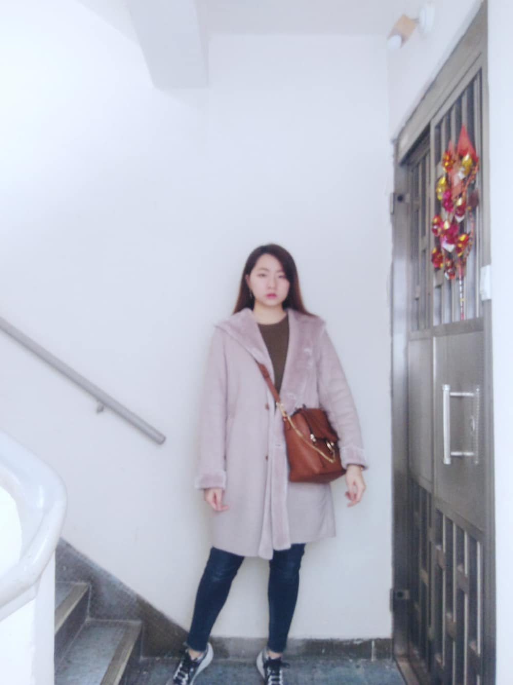 「wiwt、Saturday、working style、hkgirl、17度、UNIQLO、CHOLE」｜「Chloeのアイテム（ショルダーバッグ、ブラウン系）」を使った、Yukariveraさん（レディース・166cm）の冬コーディネートの1枚目の写真