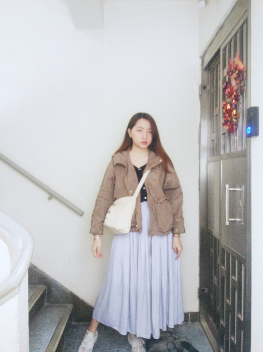 「wiwt、Saturday、working style、hkgirl、april 2019」｜「CIAOPANICのアイテム（トレンチコート、ブラウン系）」を使った、Yukariveraさん（レディース・166cm）の春コーディネートの1枚目の写真
