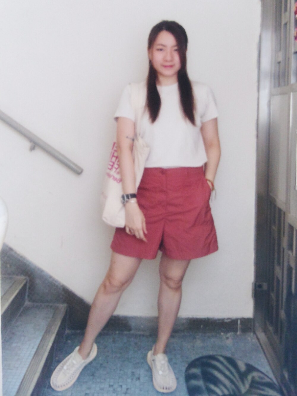「wiwt、causal、shorts、UNIQLO、july 2019、working style、hkgirl、夏コーデ」｜「THE NORTH FACEのアイテム（エコバッグ/サブバッグ、ベージュ系）」を使った、Yukariveraさん（レディース・166cm）の夏コーディネートの1枚目の写真