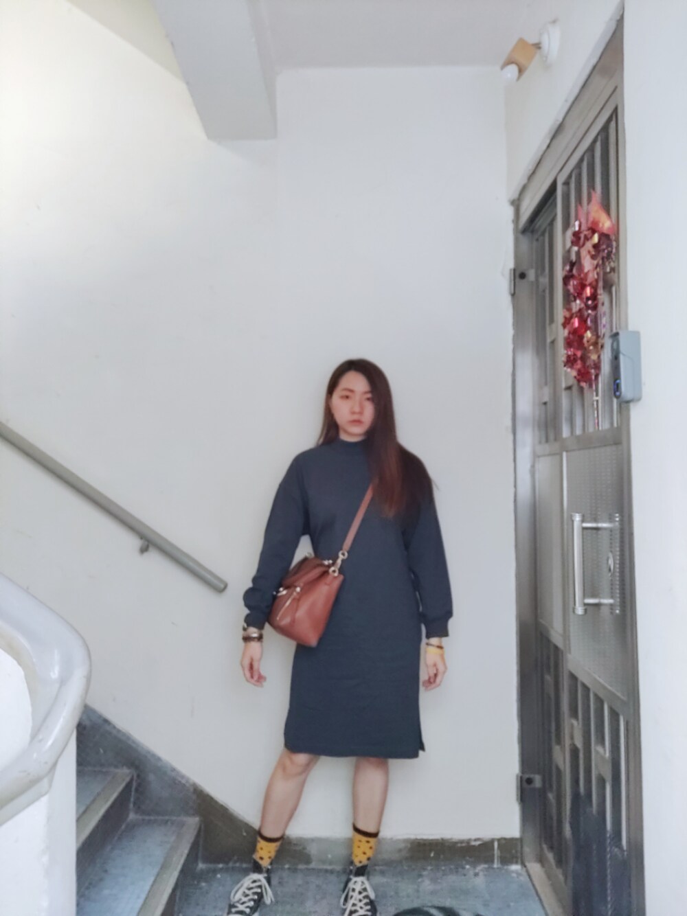 「wiwt、autumn、November 2019、working style、hkgirl、UNIQLO、onepiece」｜「Chloeのアイテム（ショルダーバッグ、ブラウン系）」を使った、Yukariveraさん（レディース・166cm）の秋コーディネートの1枚目の写真