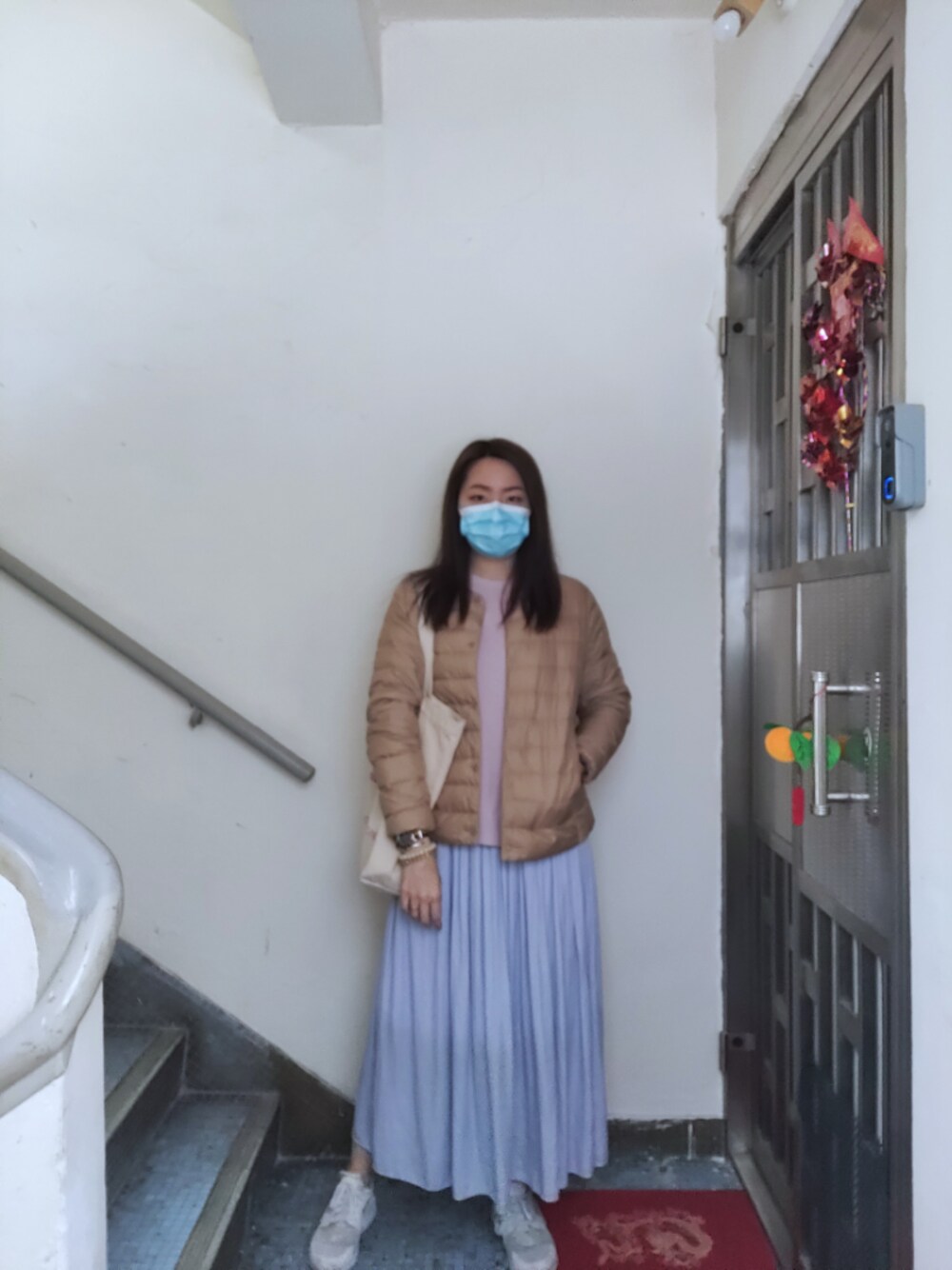 「wiwt、working style、hkgirl、feb 2020、春コーデ、pastel」｜「UNIQLOのアイテム（ダウンジャケット/コート、ブラウン系）」を使った、Yukariveraさん（レディース・166cm）の冬コーディネートの1枚目の写真