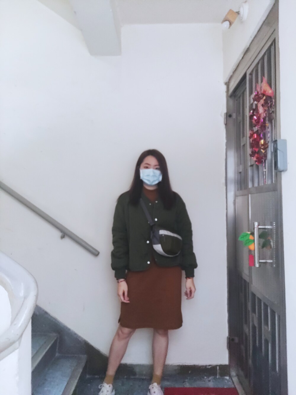「wiwt、earthtone、working style、hkgirl、feb 2020、春コーデ、causal」｜「CIAOPANICのアイテム（ブルゾン、グリーン系）」を使った、Yukariveraさん（レディース・166cm）の冬コーディネートの1枚目の写真