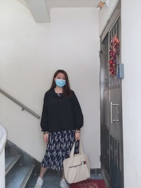「blue」｜「アイテム（トレンチコート）」を使った、Yukariveraさん（レディース・166cm）の春コーディネート