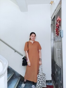 「BROWN」｜「アイテム（アクセサリー）」を使った、Yukariveraさん（レディース・166cm）の秋コーディネート