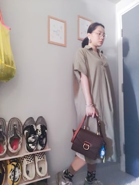 「working style」｜「アイテム（シャツワンピース）」を使った、Yukariveraさん（レディース・166cm）の秋コーディネート